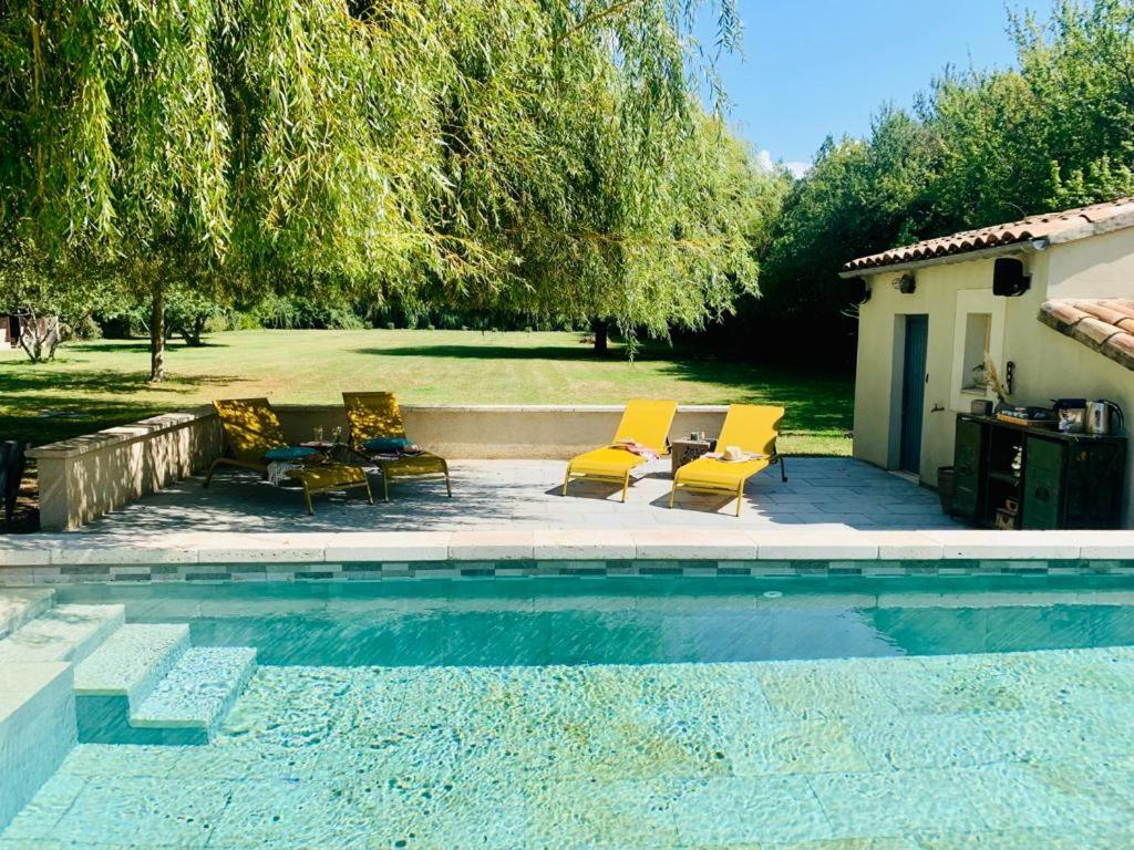 Bed and Breakfast Mas Des Muses LʼIsle-sur-la-Sorgue Exterior foto